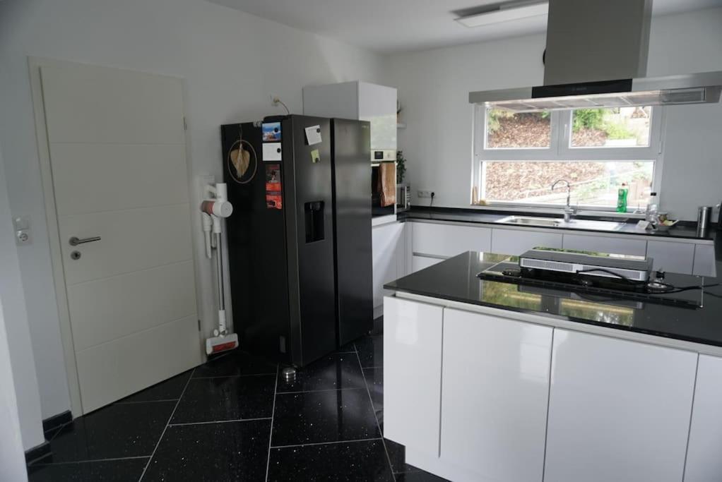 Ferienhaus Mit Schoener Aussicht Weitersburg Bagian luar foto