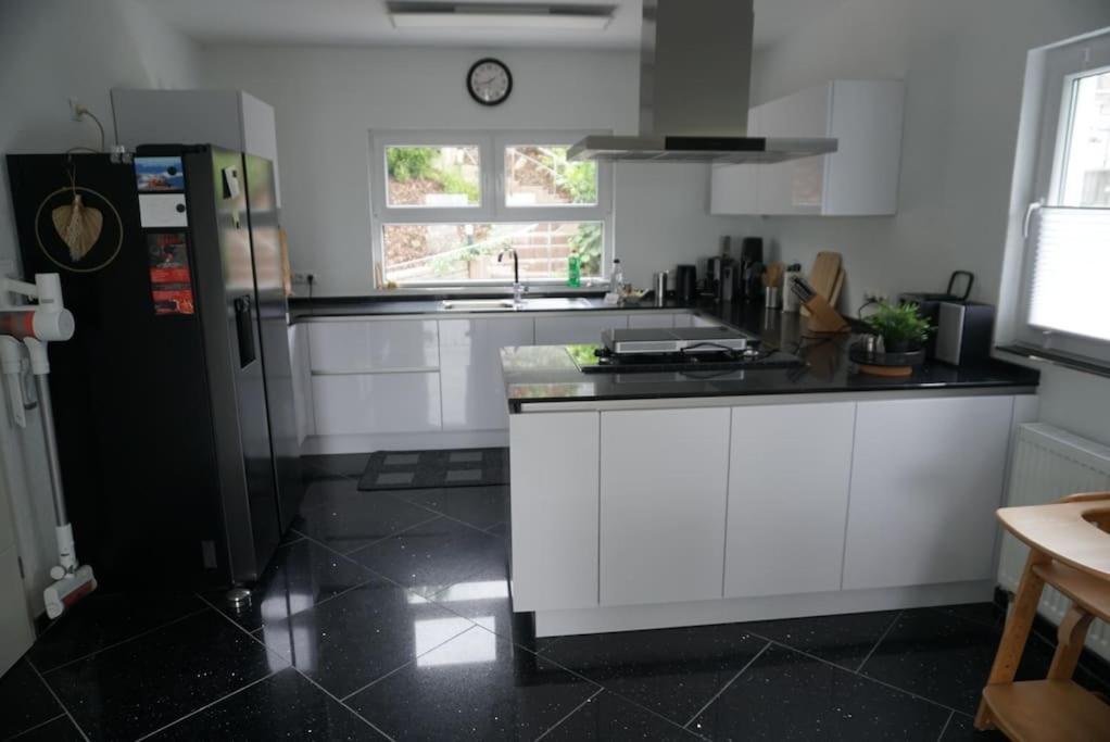 Ferienhaus Mit Schoener Aussicht Weitersburg Bagian luar foto